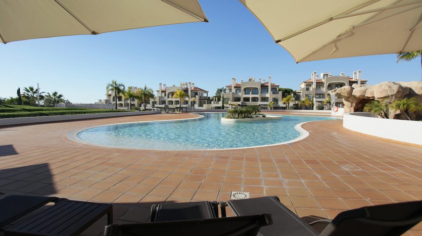 Algarve luxury penthouse with pool
